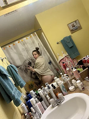 come play with my hot bod