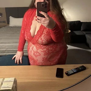 Lady in red 