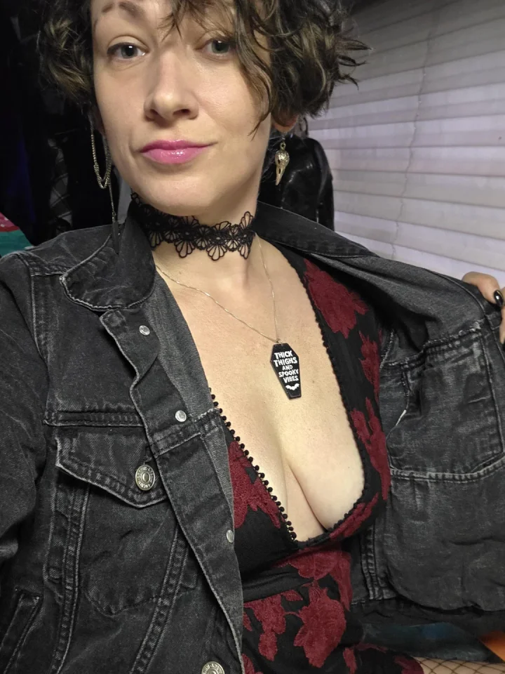 Too low cut, or just right? Cum see more...
