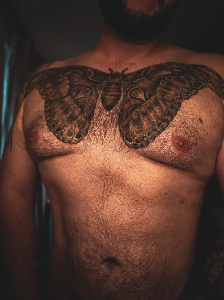 Tattooed and with a strong RAF English accent. You definitely want me to whisper dangerous and naughty things in your ear ...