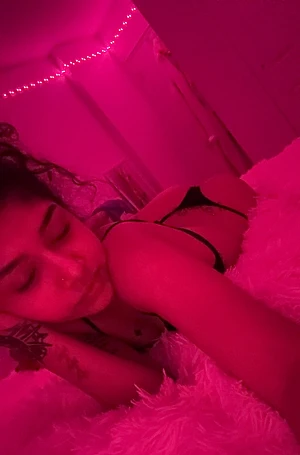 Just a lil tease to keep your mind busy 😇💭