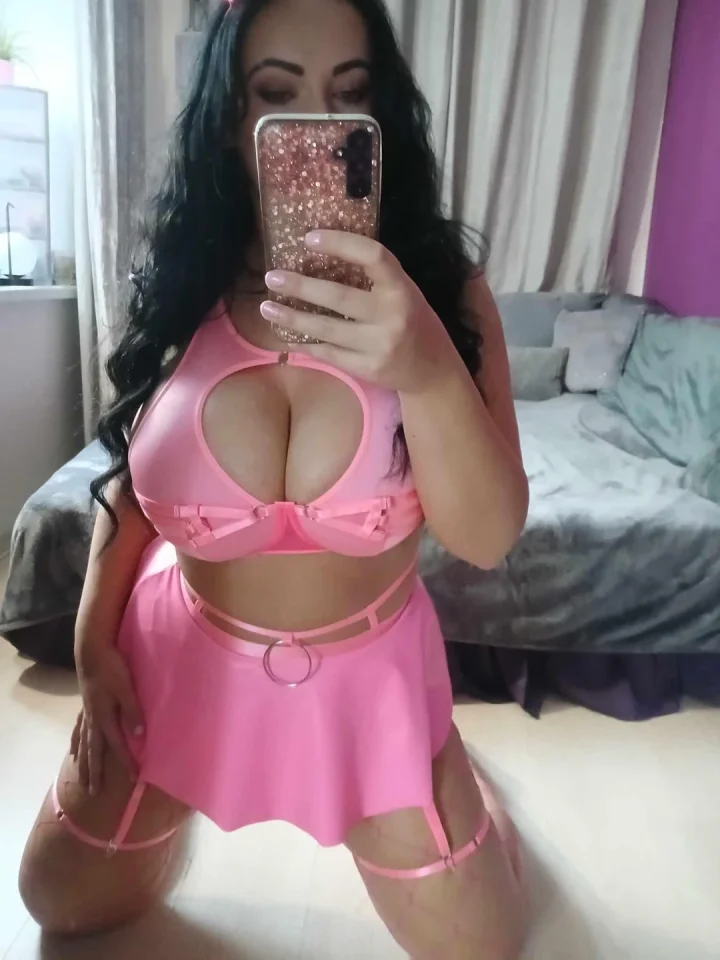 I hope you like busty milfs
