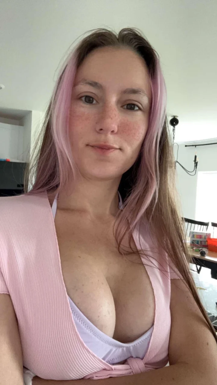 Another day at the pool 🥰