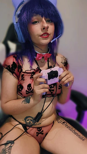 Gamer girl night! Obsessed with this lingerie 🙈