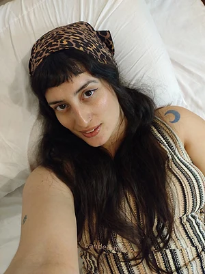 hairy thick latina..waiting for you to play