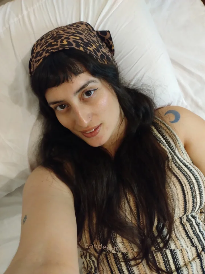hairy thick latina..waiting for you to play