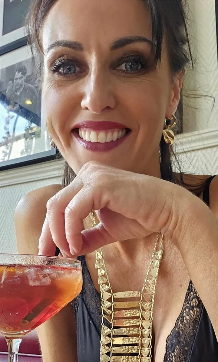 Are you gonna let her be mad just because you paid me a drink ? – Schminke Foto von YOUR HOMEWRECKER (@amaiasexvip)