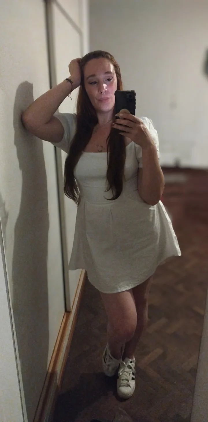 White footwear picture of Eleanor Add1ct to VC Fetish Lover