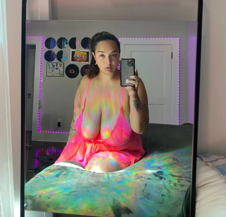 Photo Seins qui pendent de Gelluh (@gelluhxoxo)