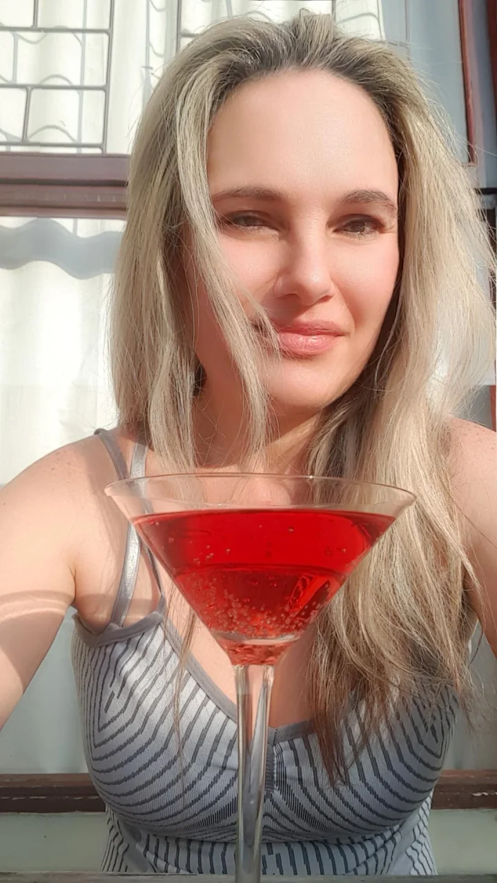 Cock-tales in Cape Town 🍸follow me for some fun times 😈🔞
