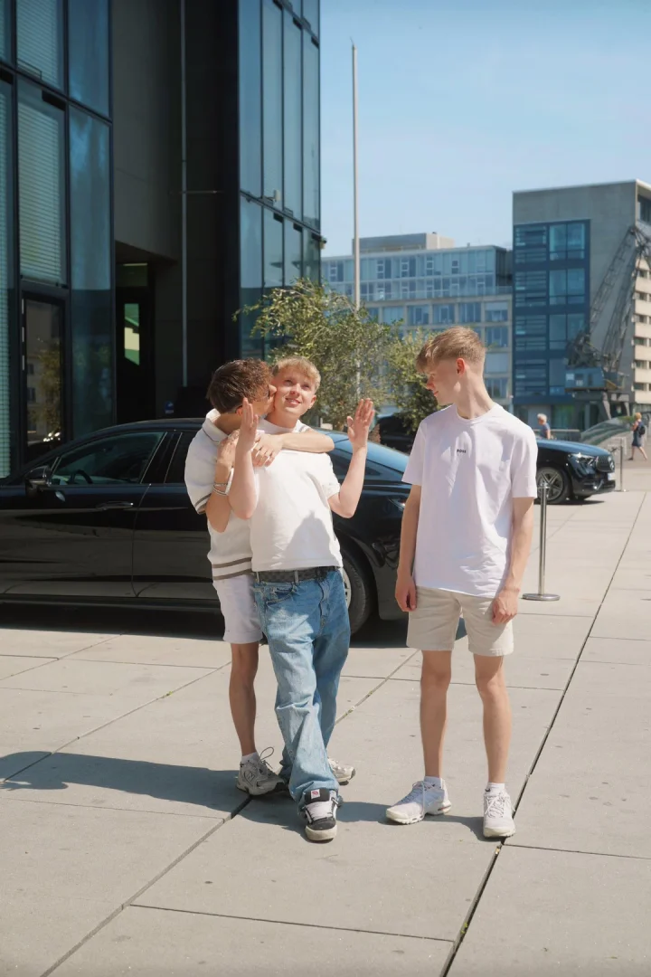 Boys, boys, boys - watch us in action – Shirt picture of OnlyCedric