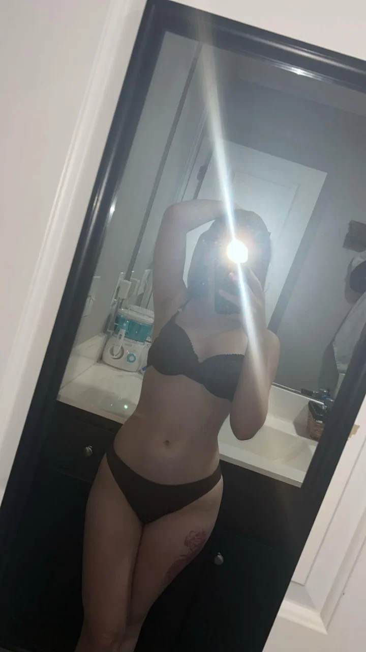 Underwear picture of Renee