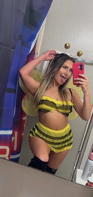 kaythepetiteblonde