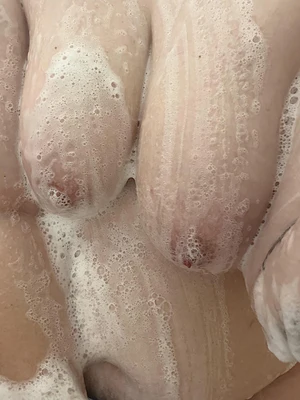 Cum and watch me get soapy for you;)