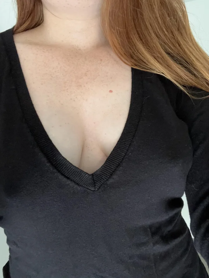 Head out of frame picture of Ginger Spice