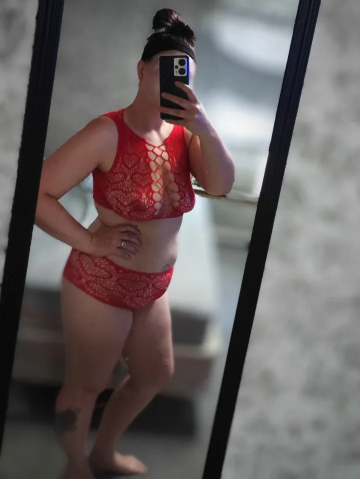 I've been naughty girl lately.... anyone wanna help me behave 😇👉😈https://onlyfans.com/spicycupcake94