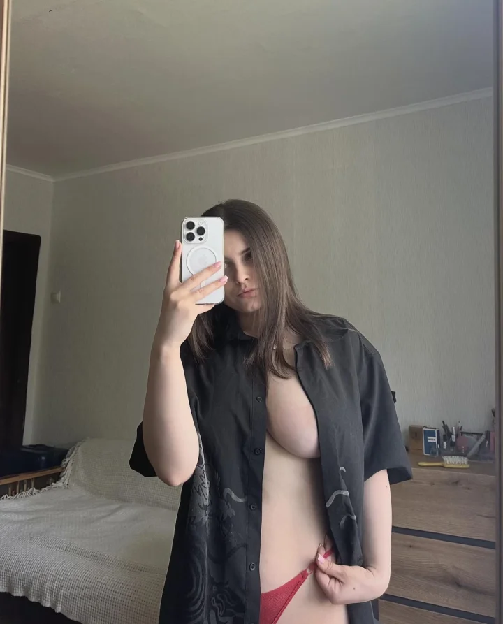 Open clothes picture of Vi 🍒