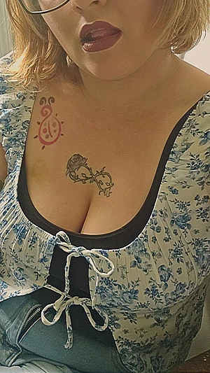 Suck my tittttiesss