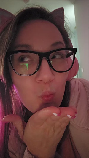 Adorable & connection based