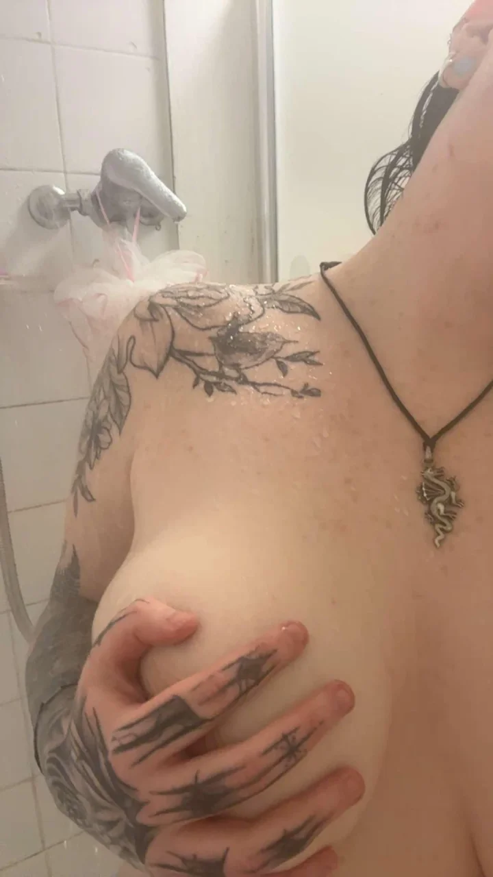Breasts apart picture of Jess✨