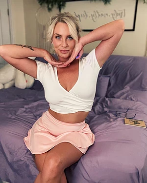 F35 MILF Would you give me a chance?