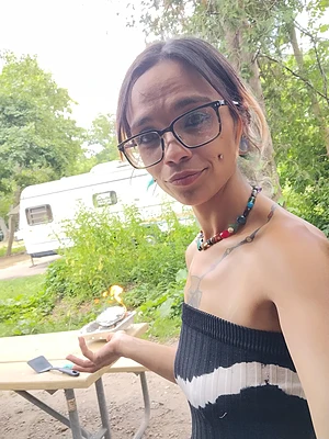 😜Single Independent Milf