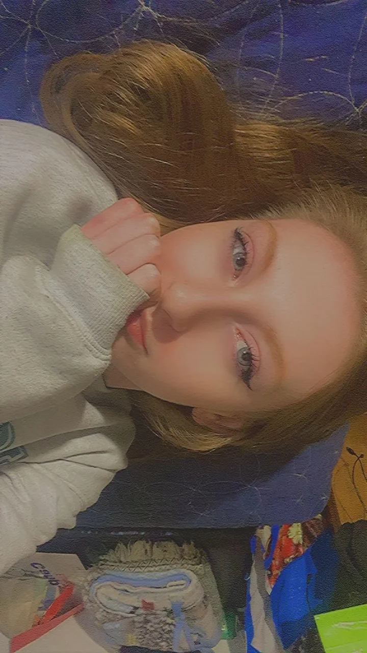 Hand up picture of xpetitepeachx🍑😋
