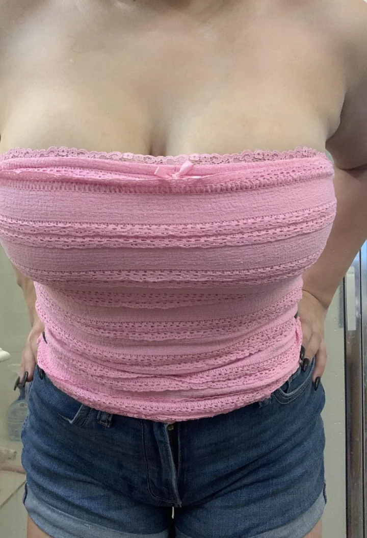 Pretty tits in pink💓