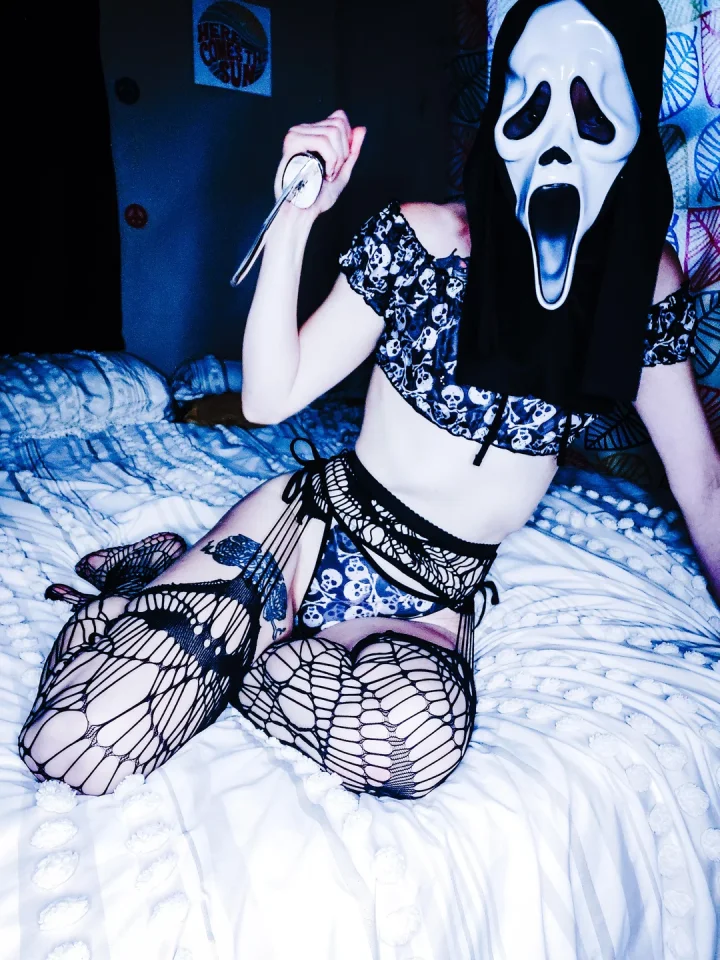 Cum watch me cosplay!