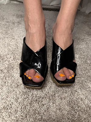 Leather Wedges 🫣