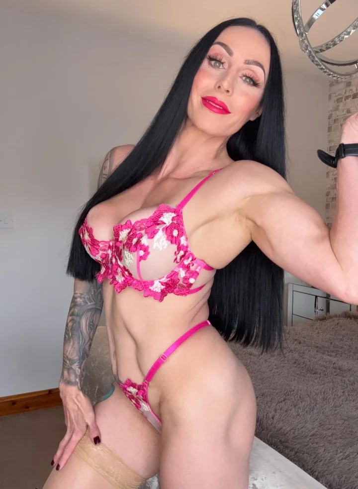 Fit strong and sexy in pink