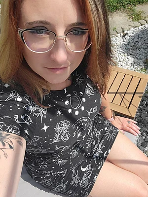 Just a SFW outside selfie for today