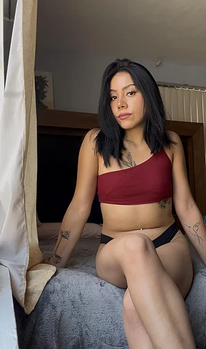 You are looking for a daring and hot girl