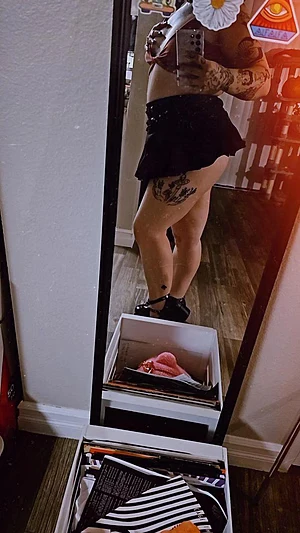 Good afternoon sexy freaks 😈