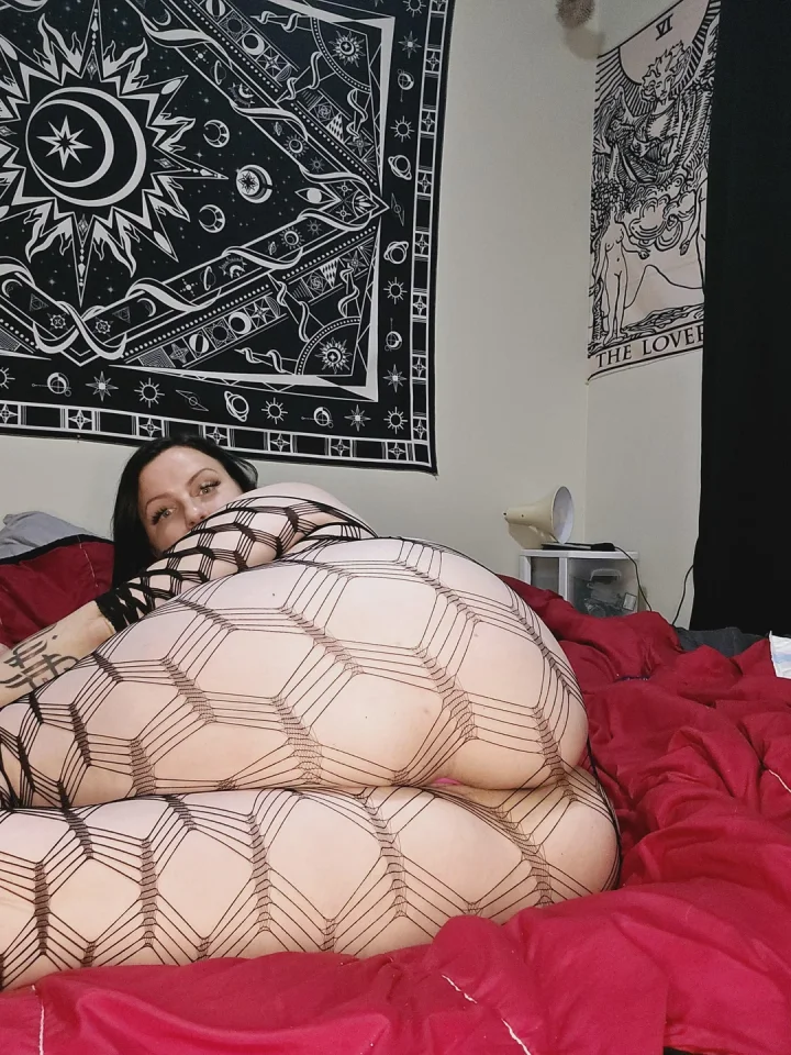 Juicy fishnet booty