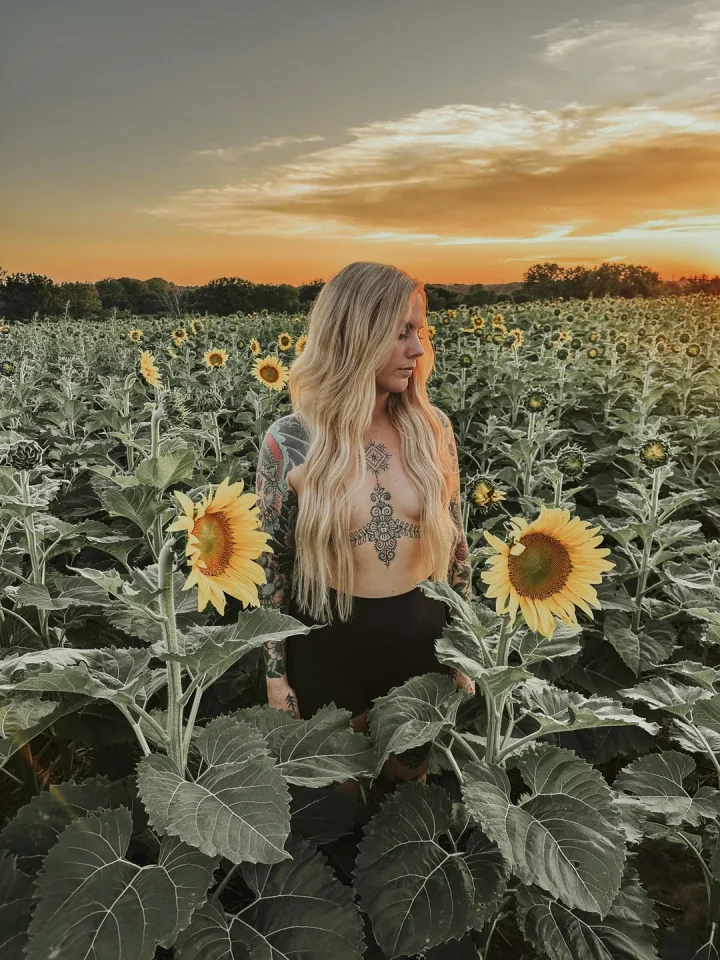 We love a tatted baddie! 🖤