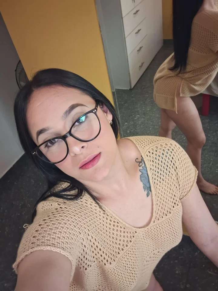 Latina mom of two