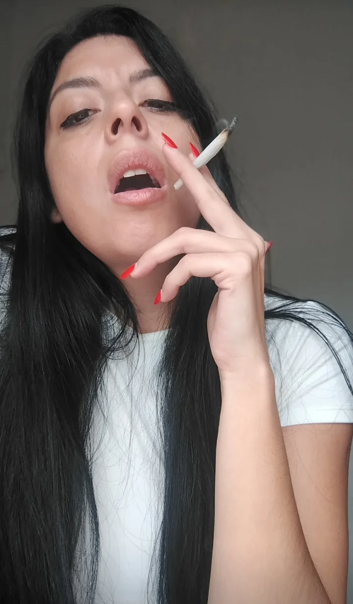 Beautiful afternoon to relax with a 420 and you