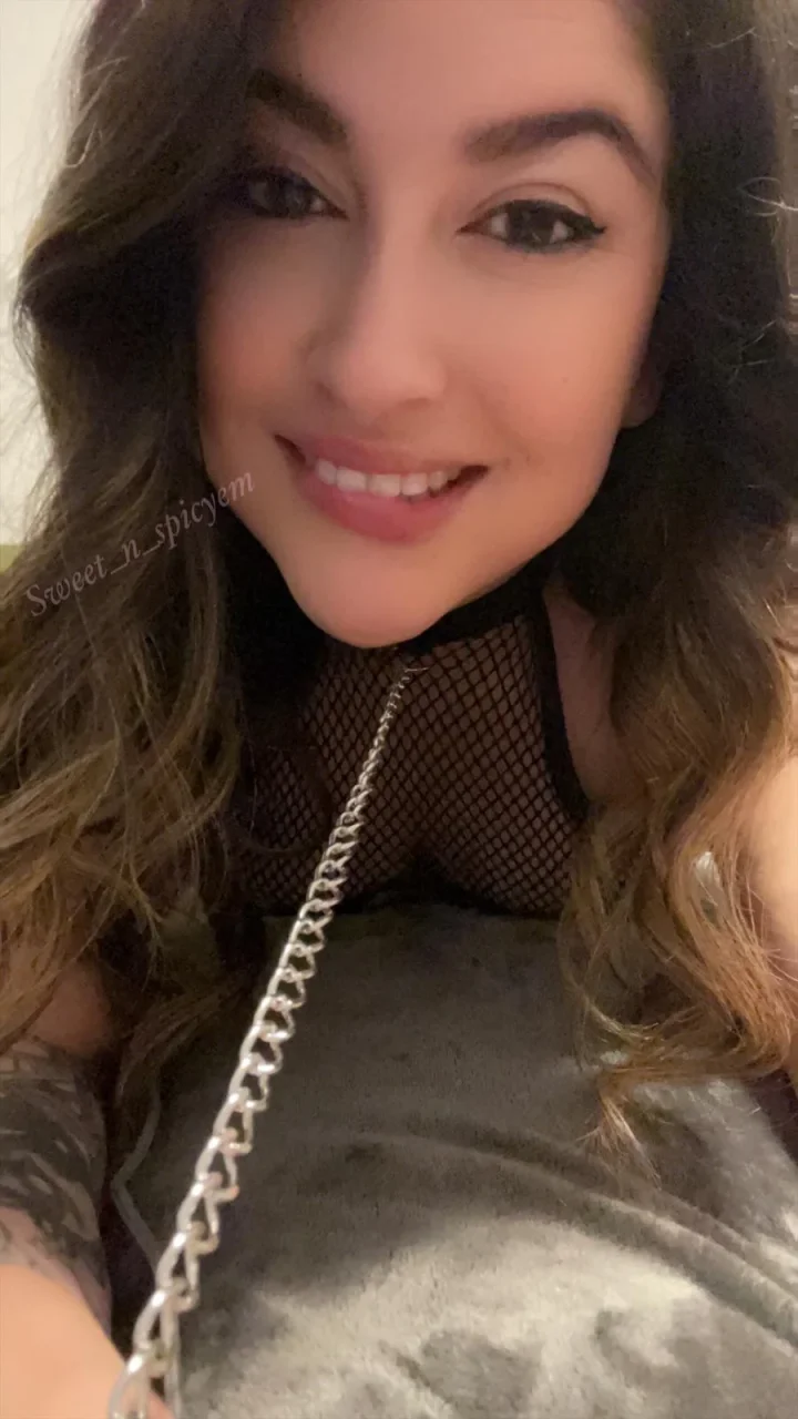 Parted lips picture of Emma VIP