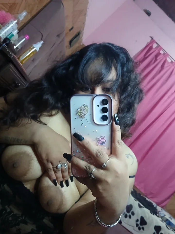 I know you'll like my delicious tits, baby. 🔥