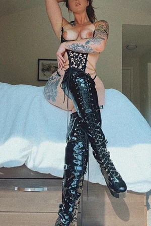 It’s free to sub to me today baby 🖤😈💧 I guarantee you it’s worth it.