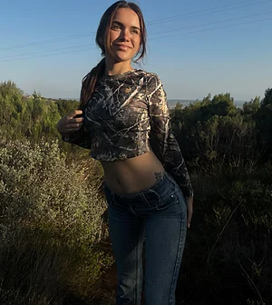 Petite farm girl from South Africa 🇿🇦 🥵