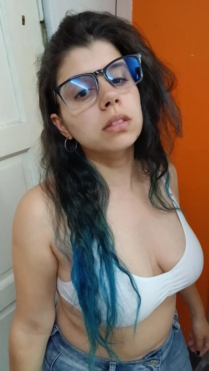 Gradient hair picture of Mercedes Maximoff