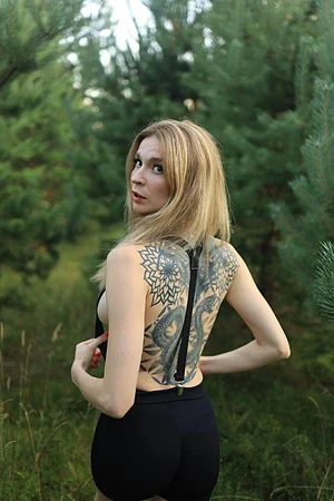 Inked and nasty girl
