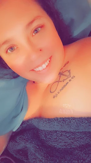 Just started a new free page 🥵🥵