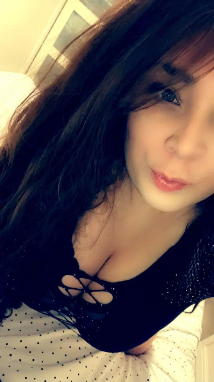 Just your average milf – Smile picture of Caity (@caitydrop)