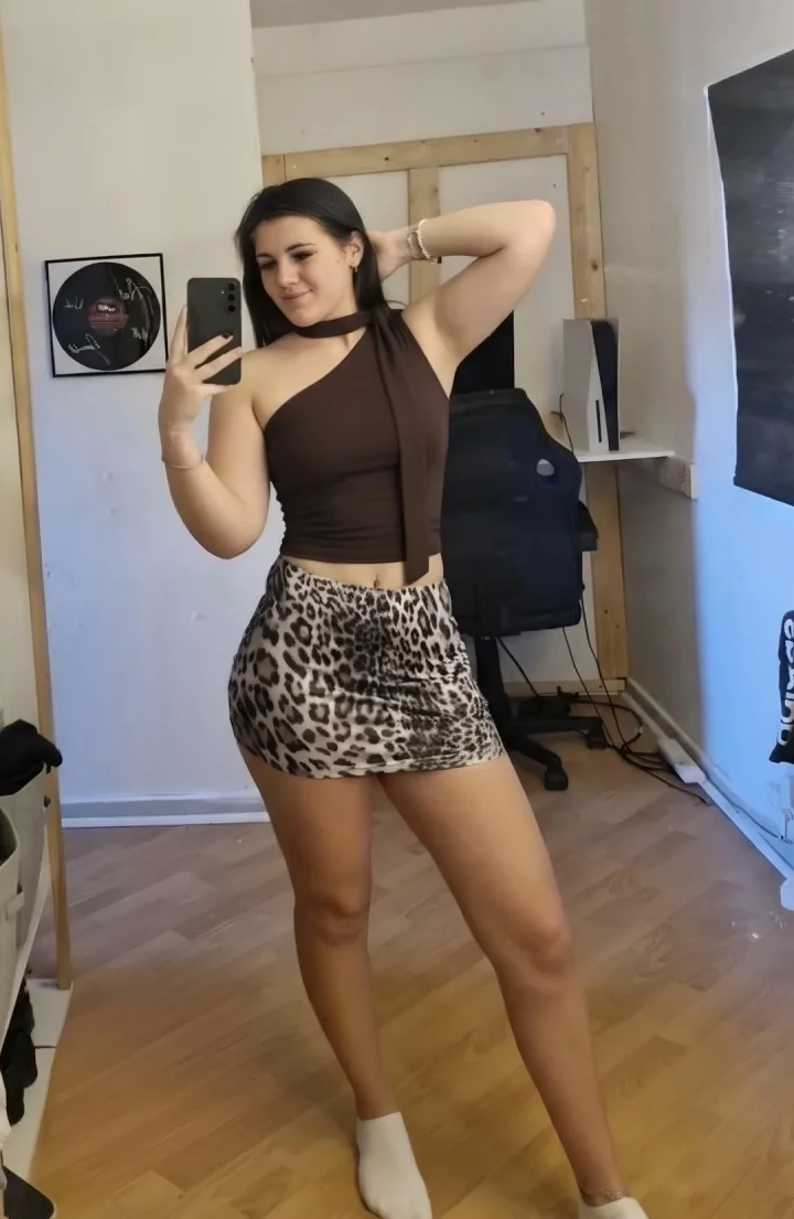 Sheer legwear picture of DelilahMae