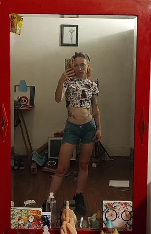 I'm skinny girl, tattoos, piercings. I'm ready to chat with you!