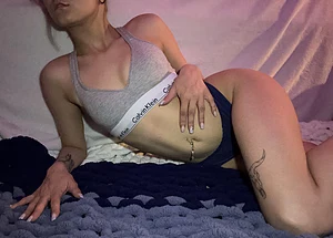 new to onlyfans cum to me and say hi 🤭