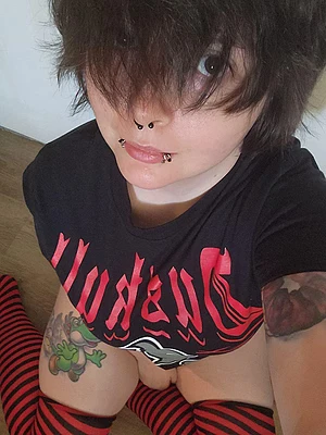 Come undress me with your eyes